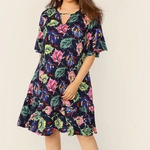 PLUS BOTANICAL PRINT V NOTCH FRONT DRESS